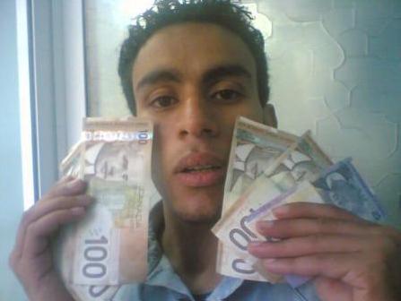 $$700 dollares canadian$$